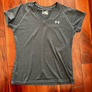 Womens M Under Armour VNeck